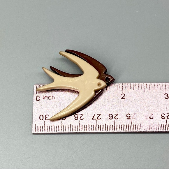 Vintage Celluloid Love Birds Swallows Brooch Pin - Picture 11 of 14